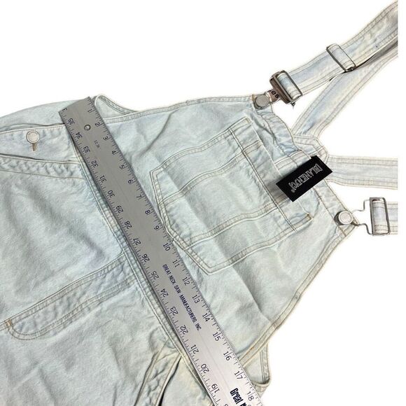 Blank NYC Women's L Blue Light Wash Shortalls Denim Overalls Raw Distress Hem‎ - Picture 5 of 12